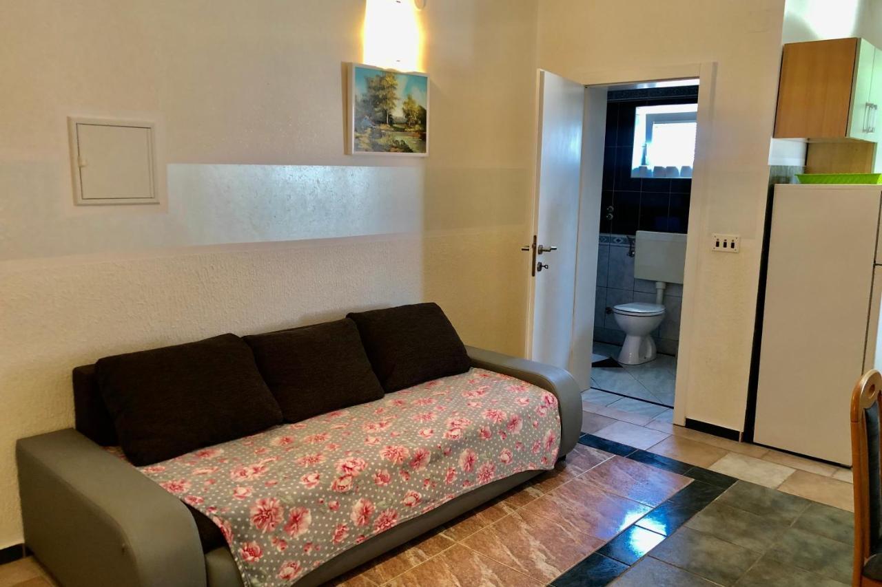 Villa Latina With 6 Apartments And A Shared Pool Вир Экстерьер фото
