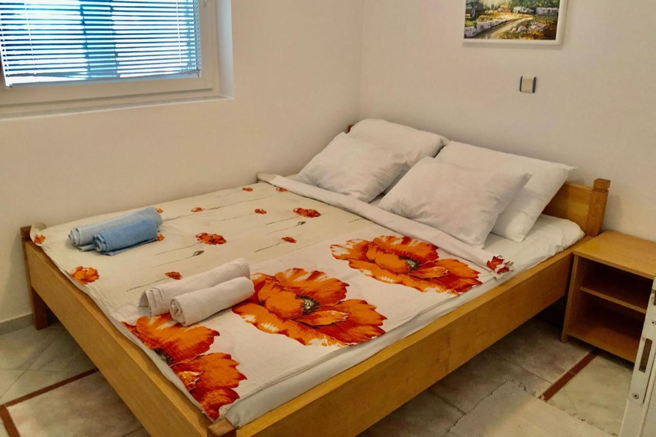 Villa Latina With 6 Apartments And A Shared Pool Вир Экстерьер фото