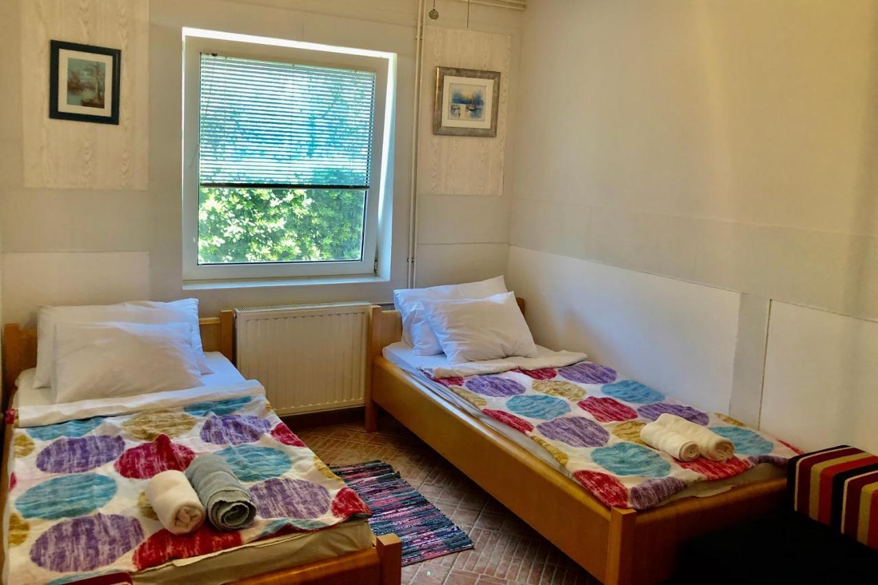 Villa Latina With 6 Apartments And A Shared Pool Вир Экстерьер фото