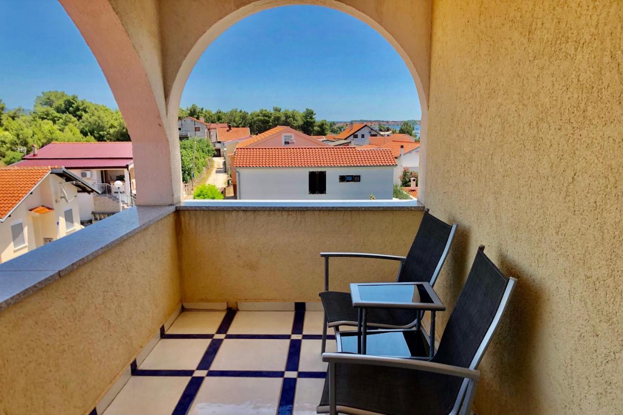 Villa Latina With 6 Apartments And A Shared Pool Вир Экстерьер фото