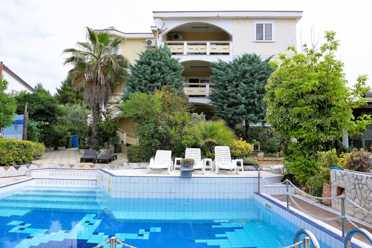 Villa Latina With 6 Apartments And A Shared Pool Вир Экстерьер фото