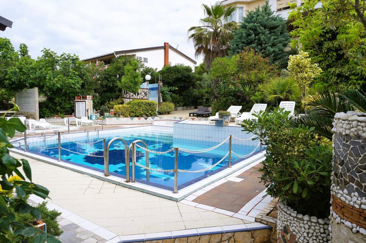Villa Latina With 6 Apartments And A Shared Pool Вир Экстерьер фото