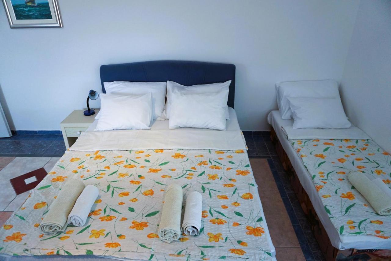 Villa Latina With 6 Apartments And A Shared Pool Вир Экстерьер фото