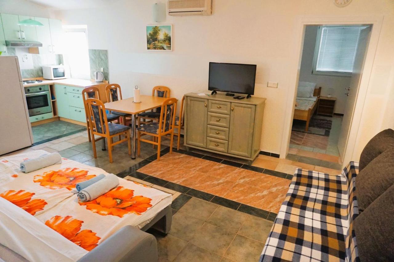 Villa Latina With 6 Apartments And A Shared Pool Вир Экстерьер фото