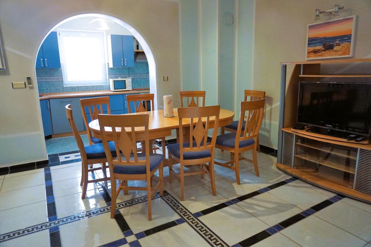 Villa Latina With 6 Apartments And A Shared Pool Вир Экстерьер фото