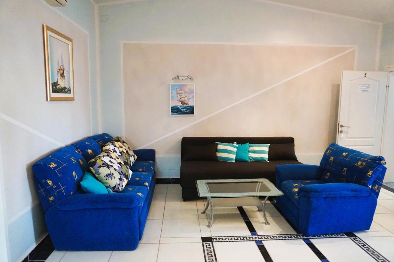 Villa Latina With 6 Apartments And A Shared Pool Вир Экстерьер фото
